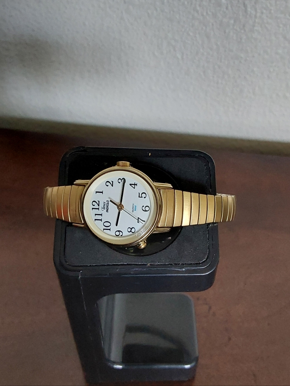 Vintage Timer Indiglo‎ Backlight Classic Gold Tone Round Face Women's Watch - Picture 2 of 6